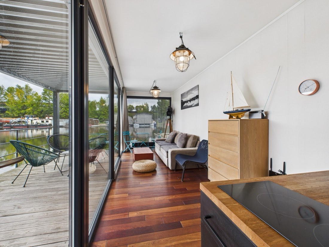 Houseboat Praha